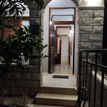 ホームステイ Keti House