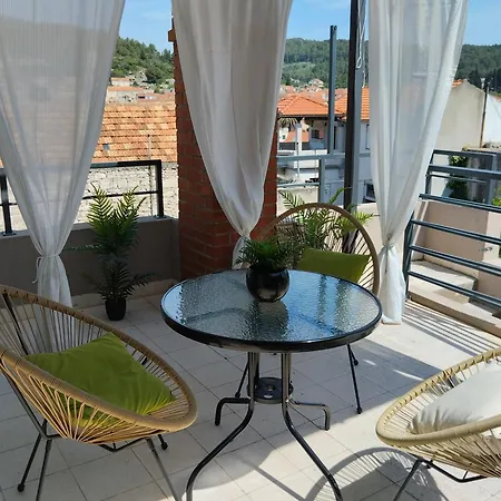 & Keti House * וולה לוקה