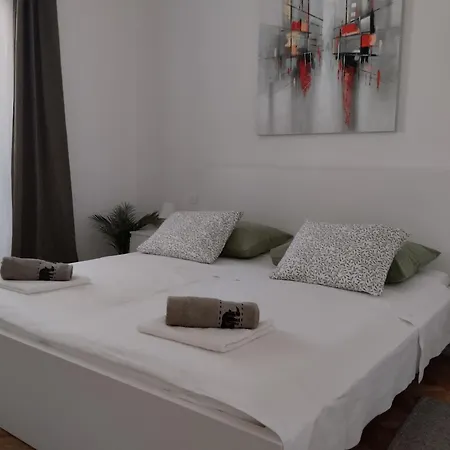Quarto em Acomodações Particulares Keti House *
